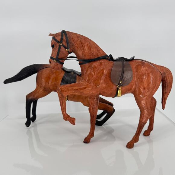 VTG Paper Mache Leather-Wrapped Brown Saddle 2 Pc Horse Figurine Farmhouse Decor - Picture 2 of 14